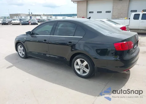 2013 Volkswagen Jetta 2.0L Tdi from USA, damaged, VIN 3VWLL7AJ9DM368679